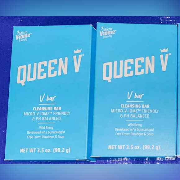 Queen V Cleansing Bar WILD BERRY Rosewater & Aloe 3.5oz PH Balanced Soap x2 Bars - Picture 1 of 2